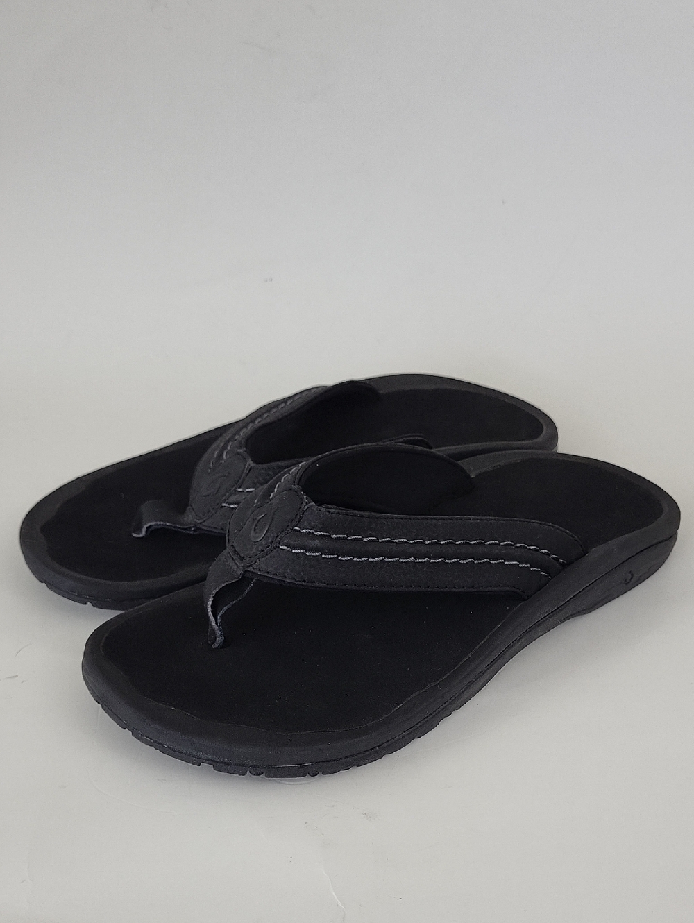 Men's Olukai Black Hokua Flip Flop Sandals Size 8 / EU 41